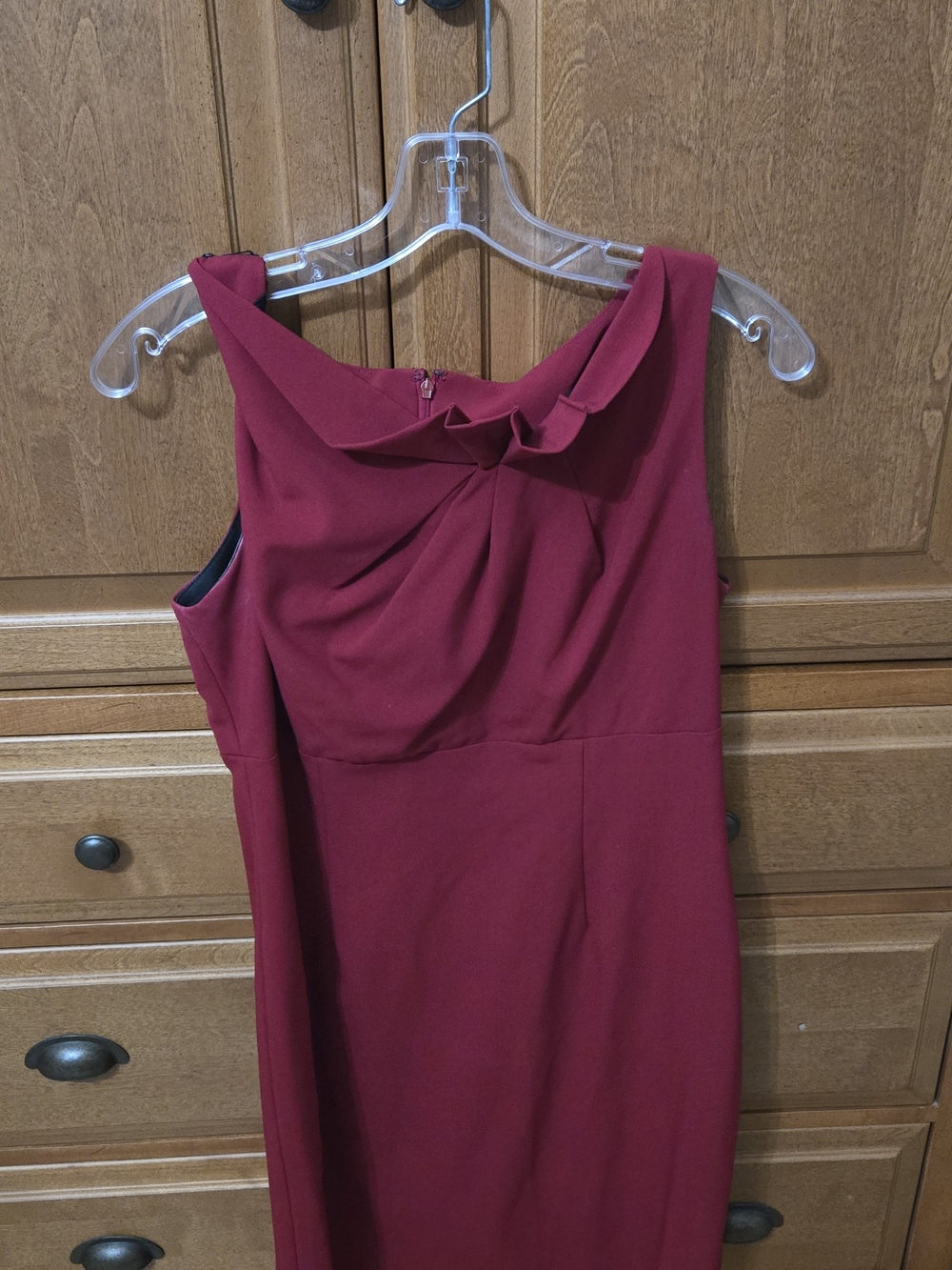 Jones Wear Sleeveless Twist-Neck Midi Dress in Burgundy